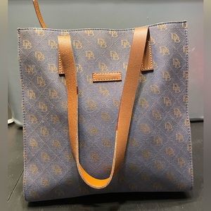 Dooney and Bourke tote bag